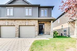 Welcome to this remarkable END UNIT 3 bedroom condo townhouse, nestled in a highly sought after family friendly community in NORTH LONDON.