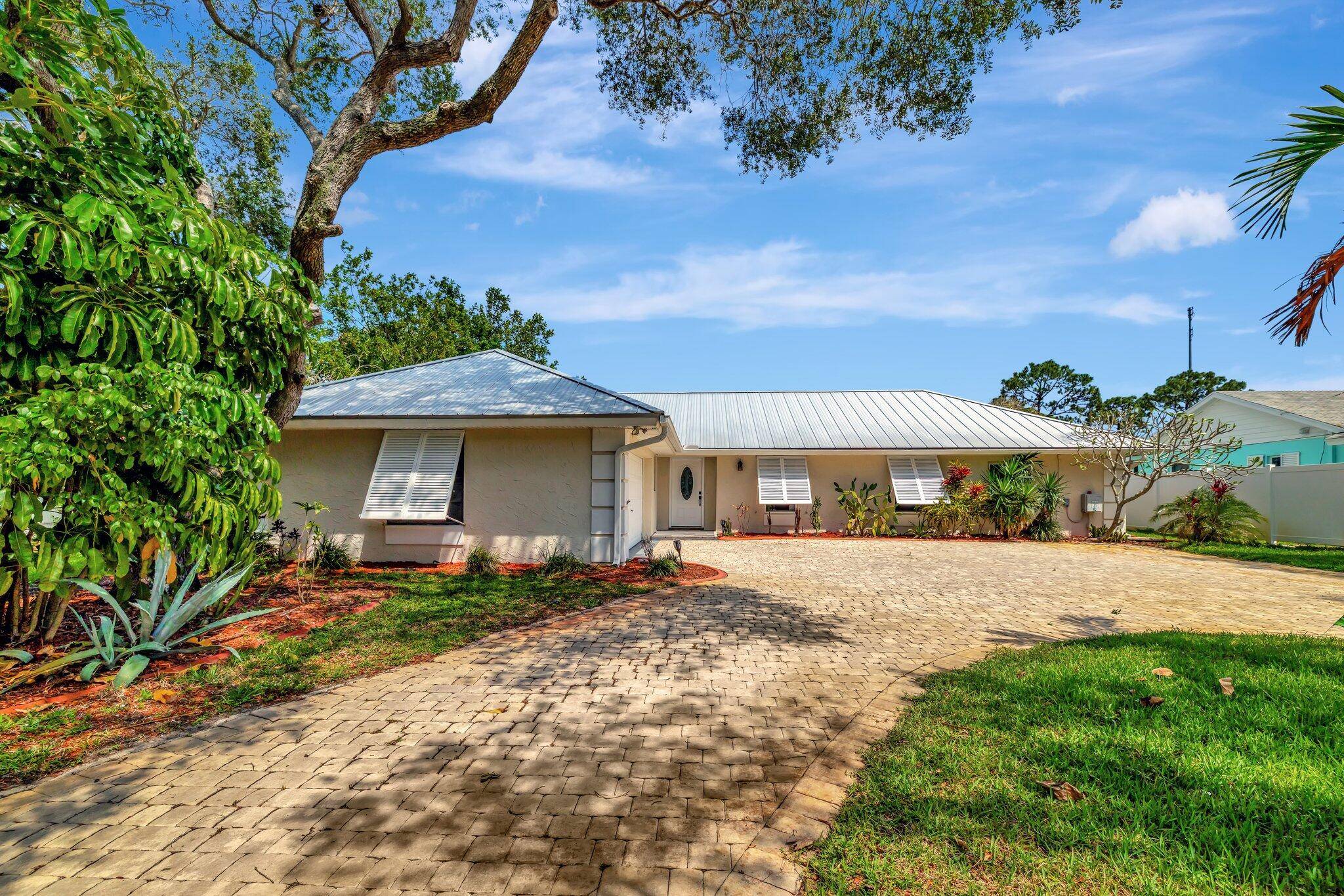 Enjoy ultimate privacy and serenity with nothing behind you except Jonathan Dickinson State Park while lounging in the pool.