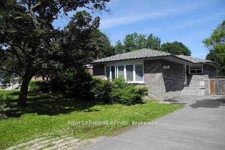Beautiful Renovated 1 Bedroom Basement Apartment Located In The Heart Aurora.