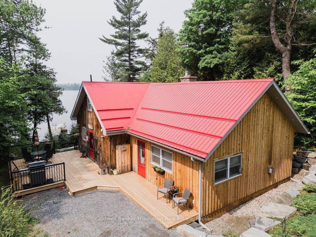 Lakefront Retreat on Eagle Lake Turnkey and Ready to Enjoy !