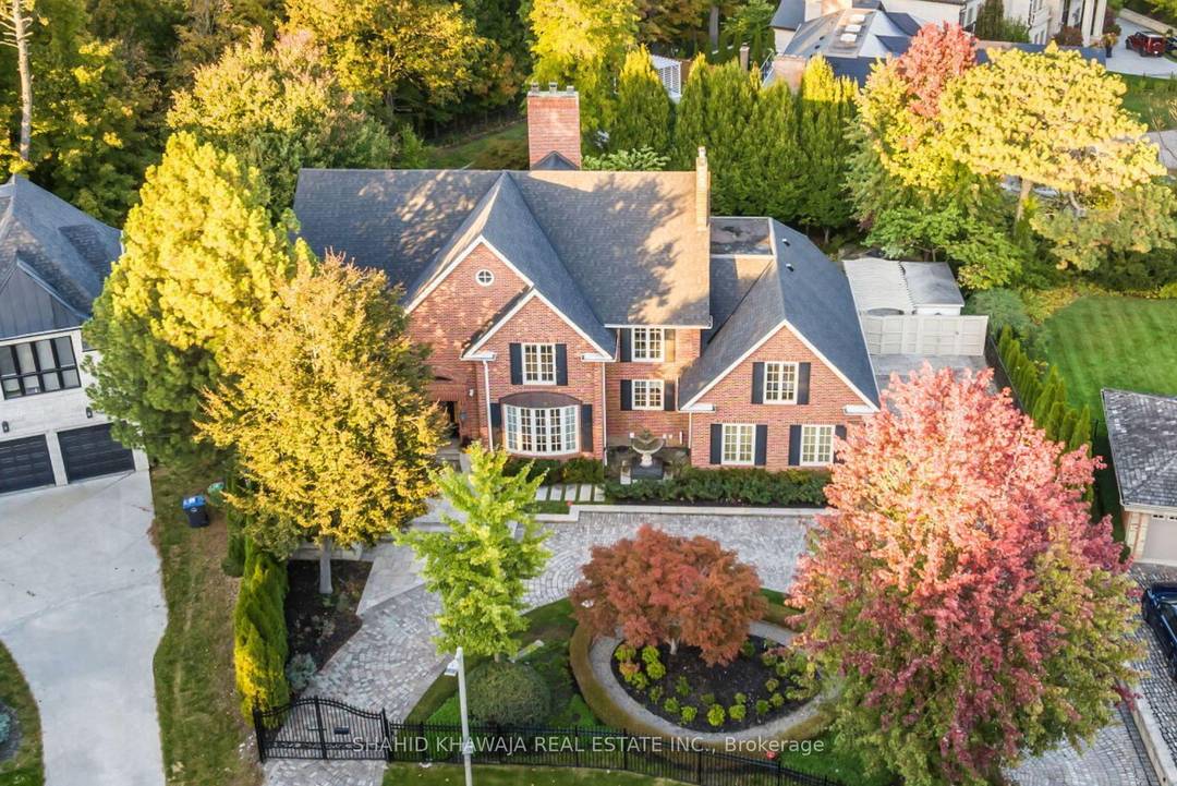 WOW ! ! Your LUXURY HOME search ends here !