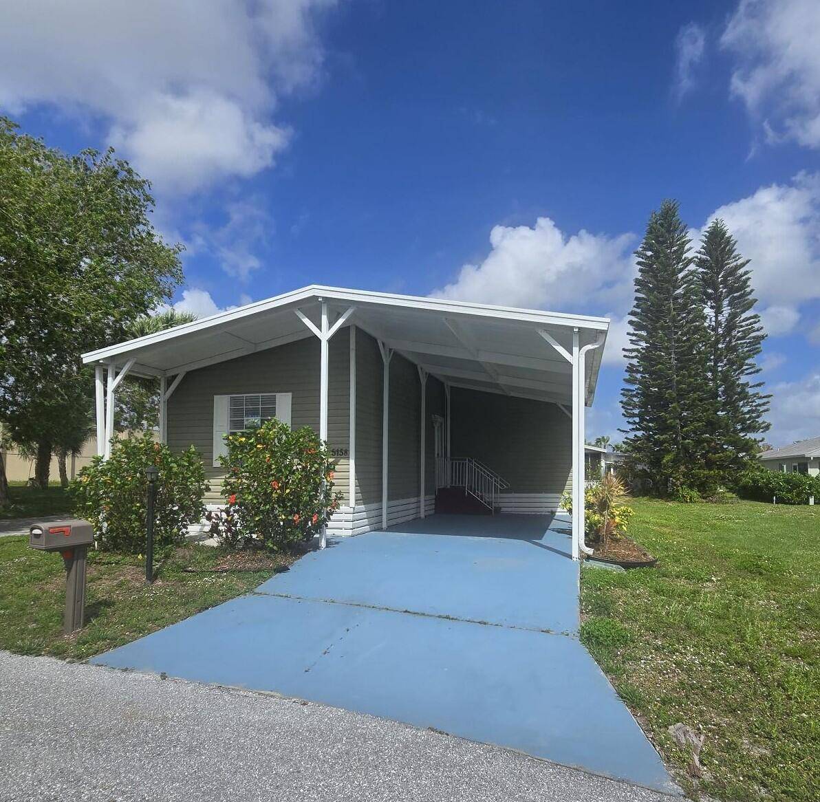 Welcome to this beautiful open concept home featuring a spacious living and dining area that seamlessly connects to the kitchen.