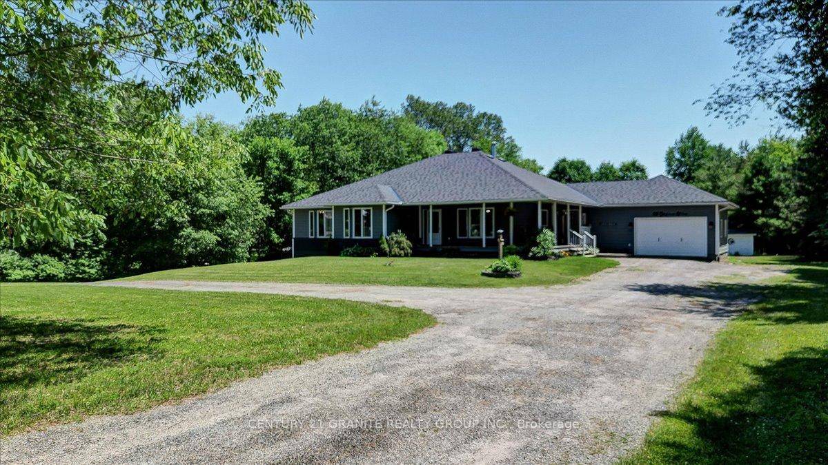 Executive Bungalow in Sought After Family Neighbourhood Welcome to this stunning executive style bungalow, nestled in a quiet, family friendly area and offering the perfect blend of luxury, functionality, and ...