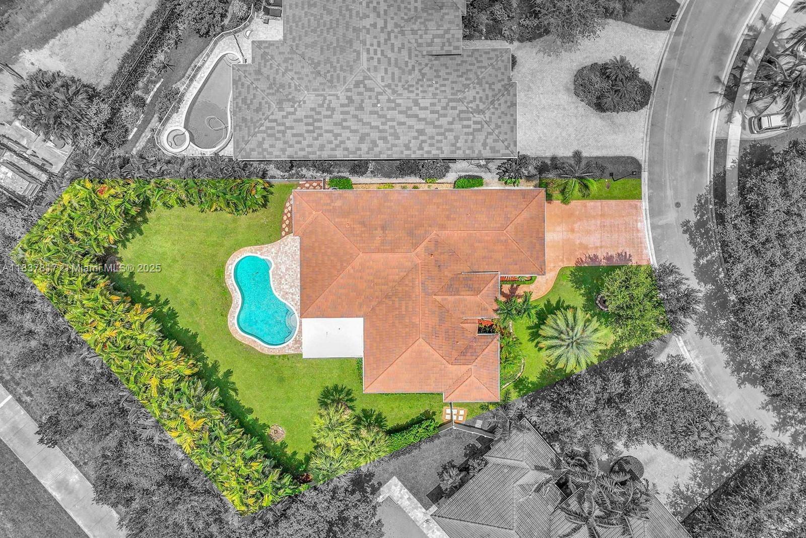 Welcome to this incredible oasis in the heart of Plantation at the Lagos Estates community !