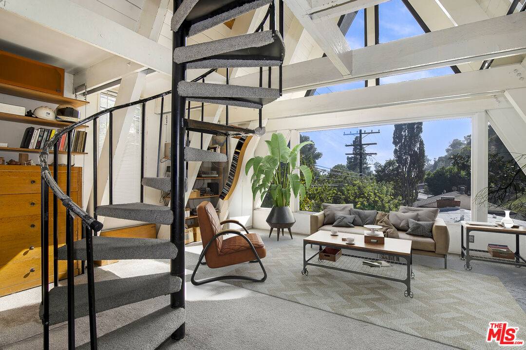 1815   Laurel Canyon Blvd 2BR Hollywood Hills East La