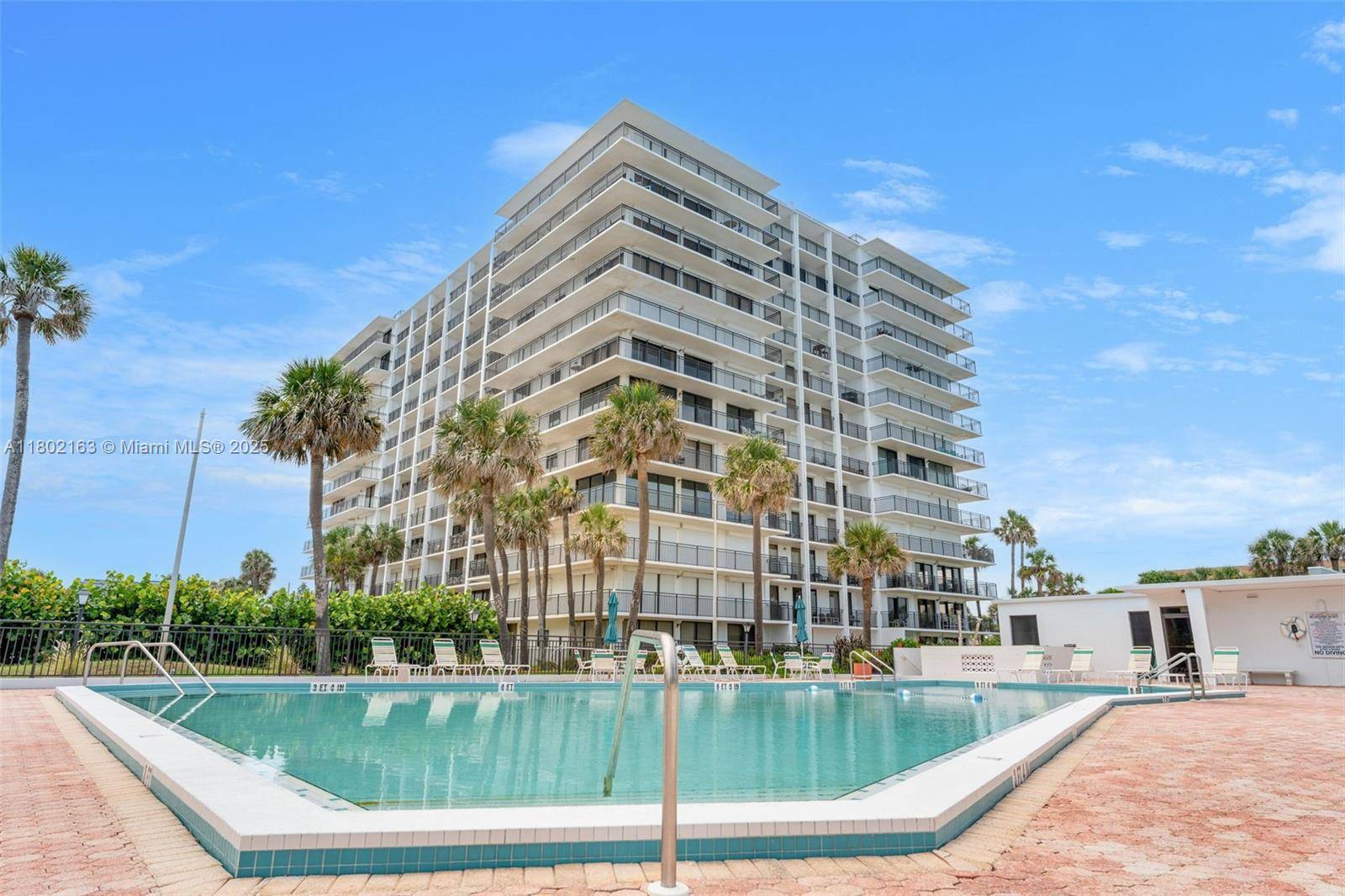 Fully remodeled and move in ready 2 bed, 2 bath condo in the heart of Cocoa Beach !