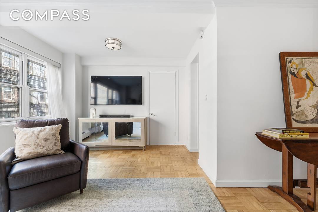 Introducing a rare Upper East Side duplex with two bedrooms and three full bathrooms, set on a charming, tree lined block in the heart of the Upper East Side neighborhood.