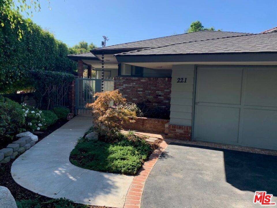 221 S CARMELINA AVE 3BR Brentwood La