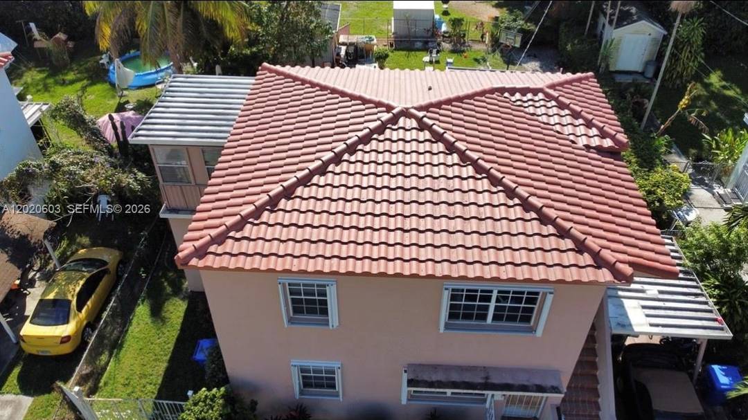 Exceptional duplex opportunity in the heart of Miami !