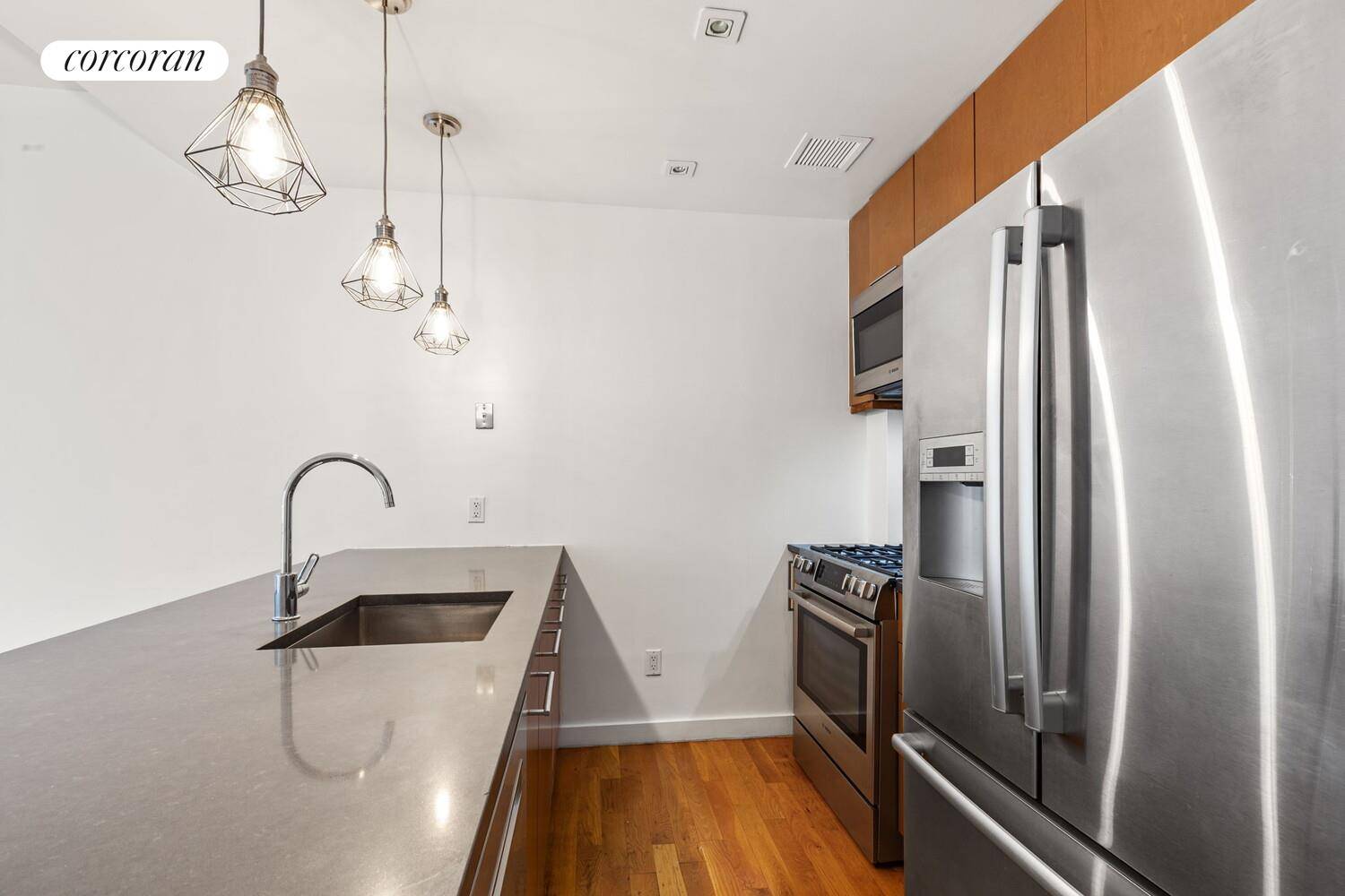 SHOWINGS BY APPOINTMENT ONLY Welcome to Apartment 5B, a stylish one bedroom home offering comfort and functionality.