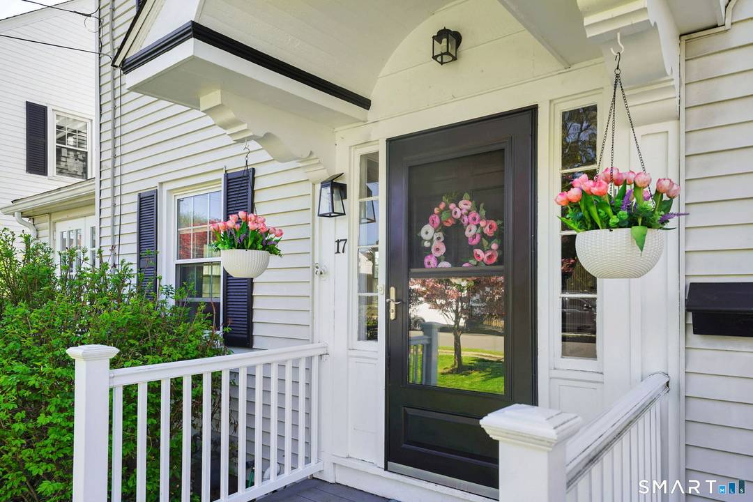 Perfectly situated within walking distance of West Hartford Center and Blue Back Square, this center hall Colonial offers 3 bedrooms and 2 full baths, plus an additional 304 sq ft ...