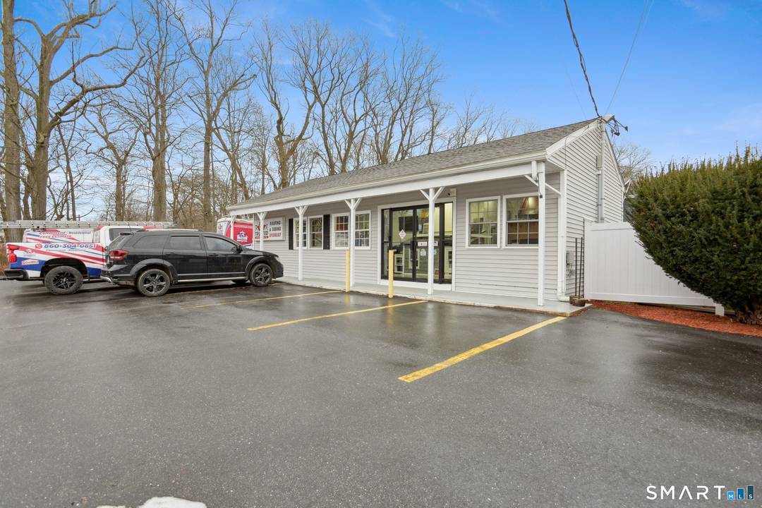 Cross posted on MLS 24149701 7.