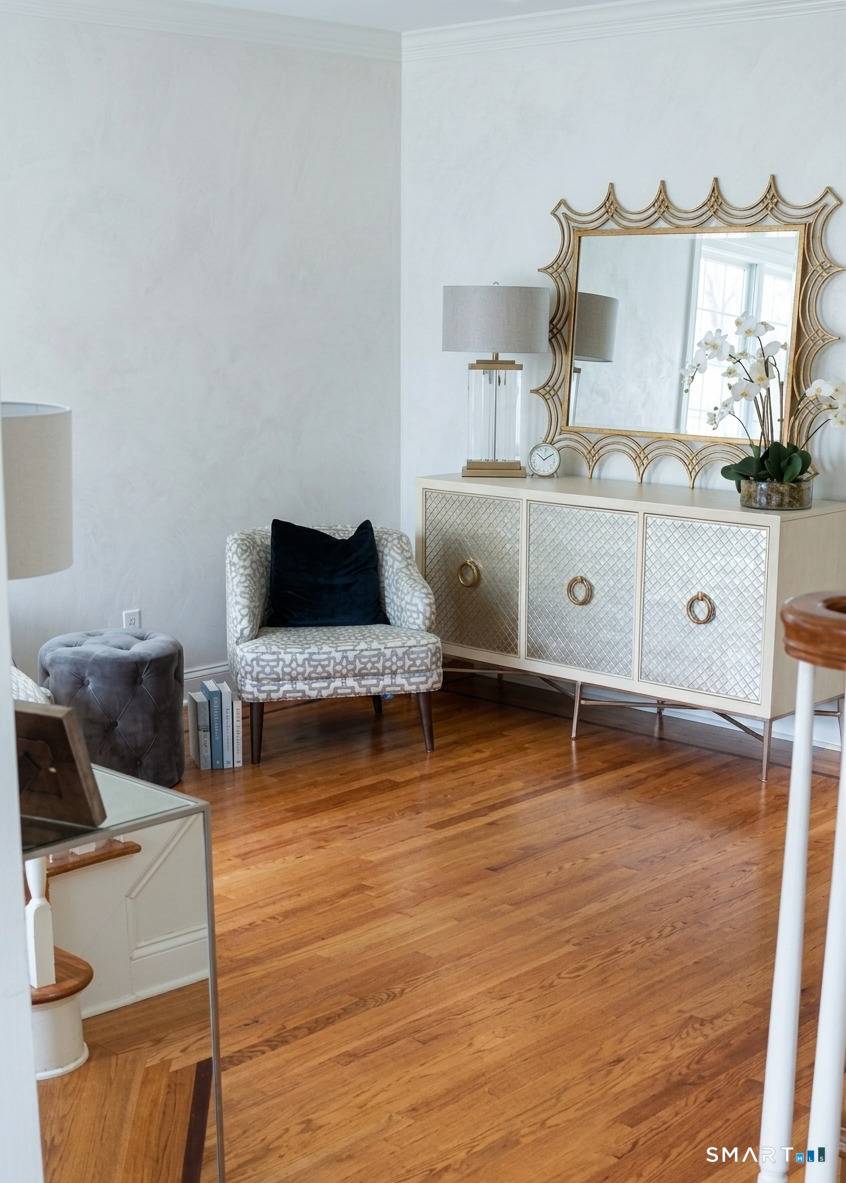 Great condition energy efficient duplex built in 2007 town house with 3 bds 2.