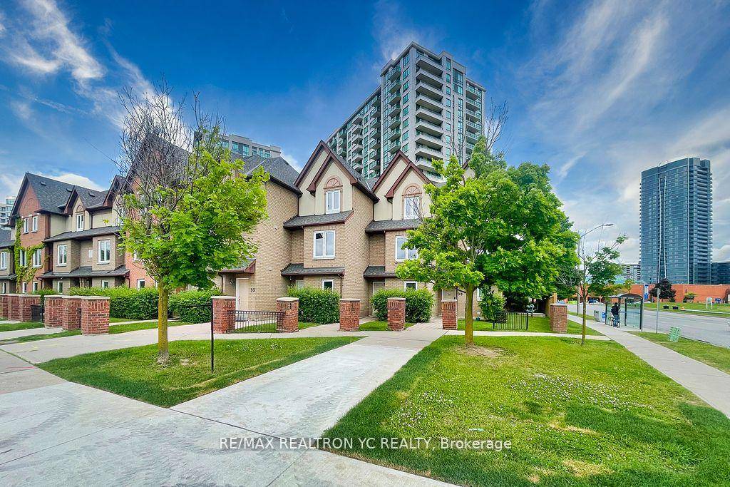 Prime Thornhill Location Spacious 3 Bedroom Townhome.