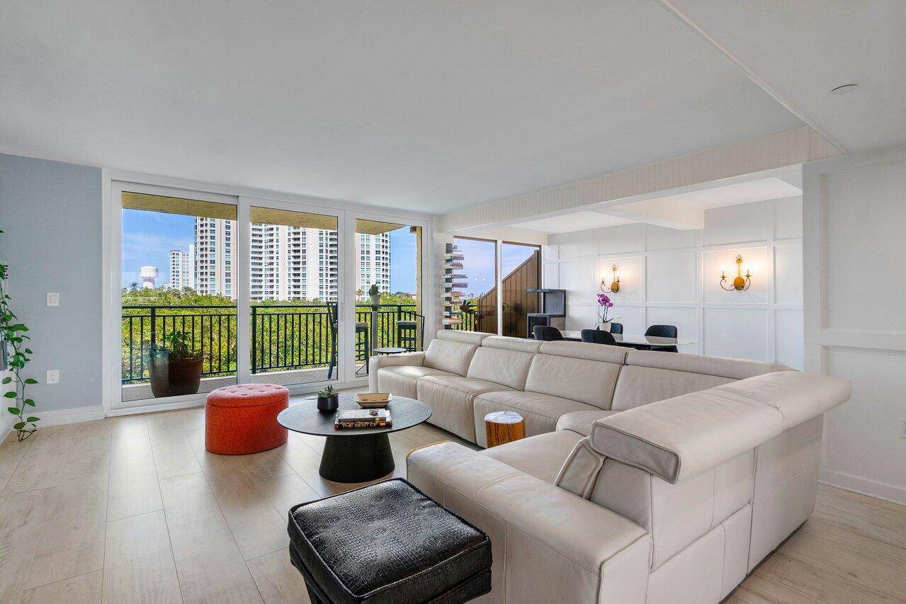 WOW ! Unfurnished Annual Rental.