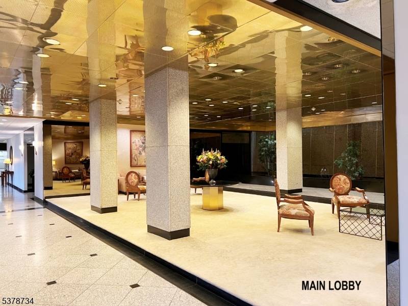 Completely renovated spacious 1 bedroom, 1.