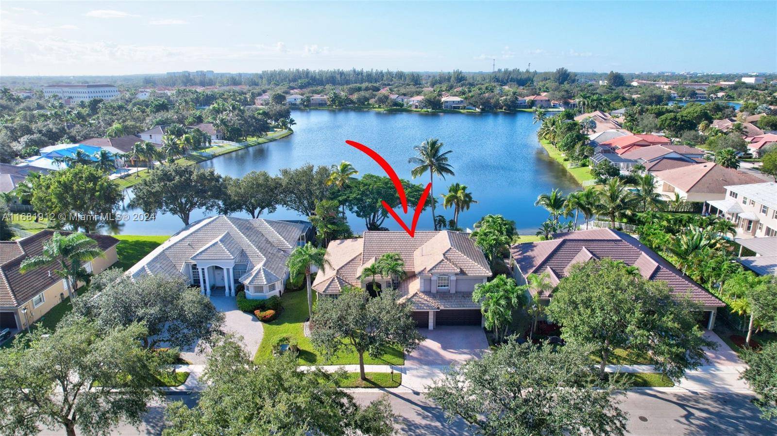 ONE OF THE BEST LAKE VIEWS IN PEMBROKE FALLS 5 Bed, 3.