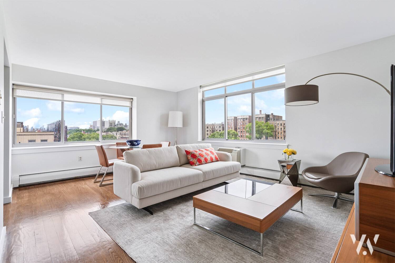 Welcome to this beautifully appointed, high floor 2 bedroom residence at Ellington on the Park in Central Harlem.