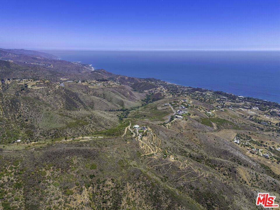 2  Murphy Way Malibu La