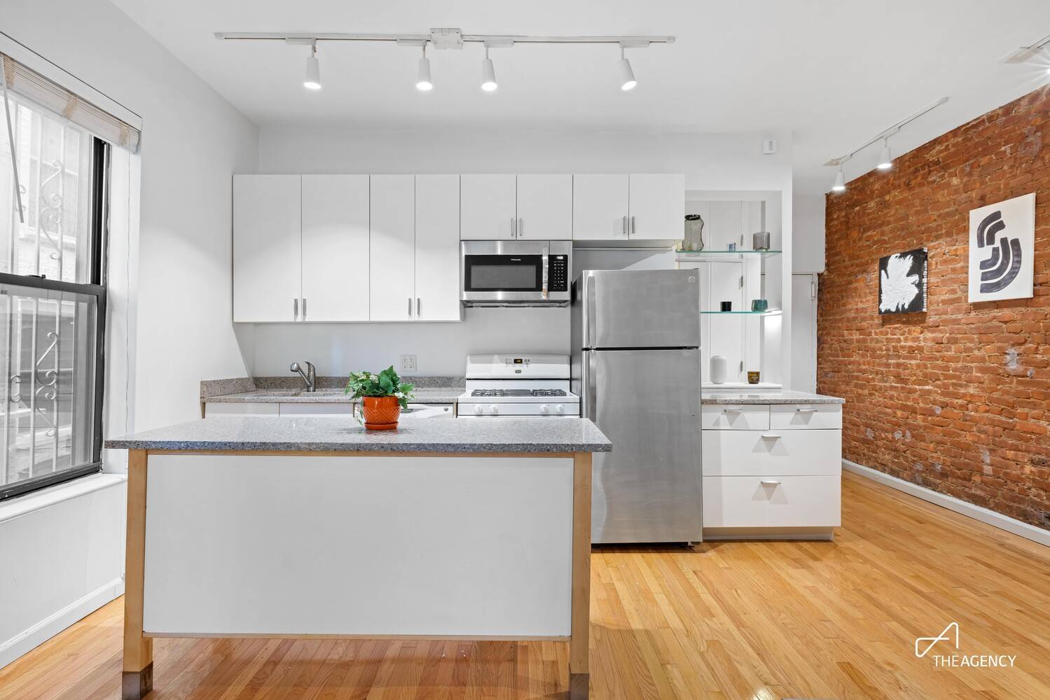 Just moments from Prospect Park, this serene and modern two bedroom home at 423 15th Street captures the essence of classic Park Slope living warm, refined, and effortlessly comfortable.