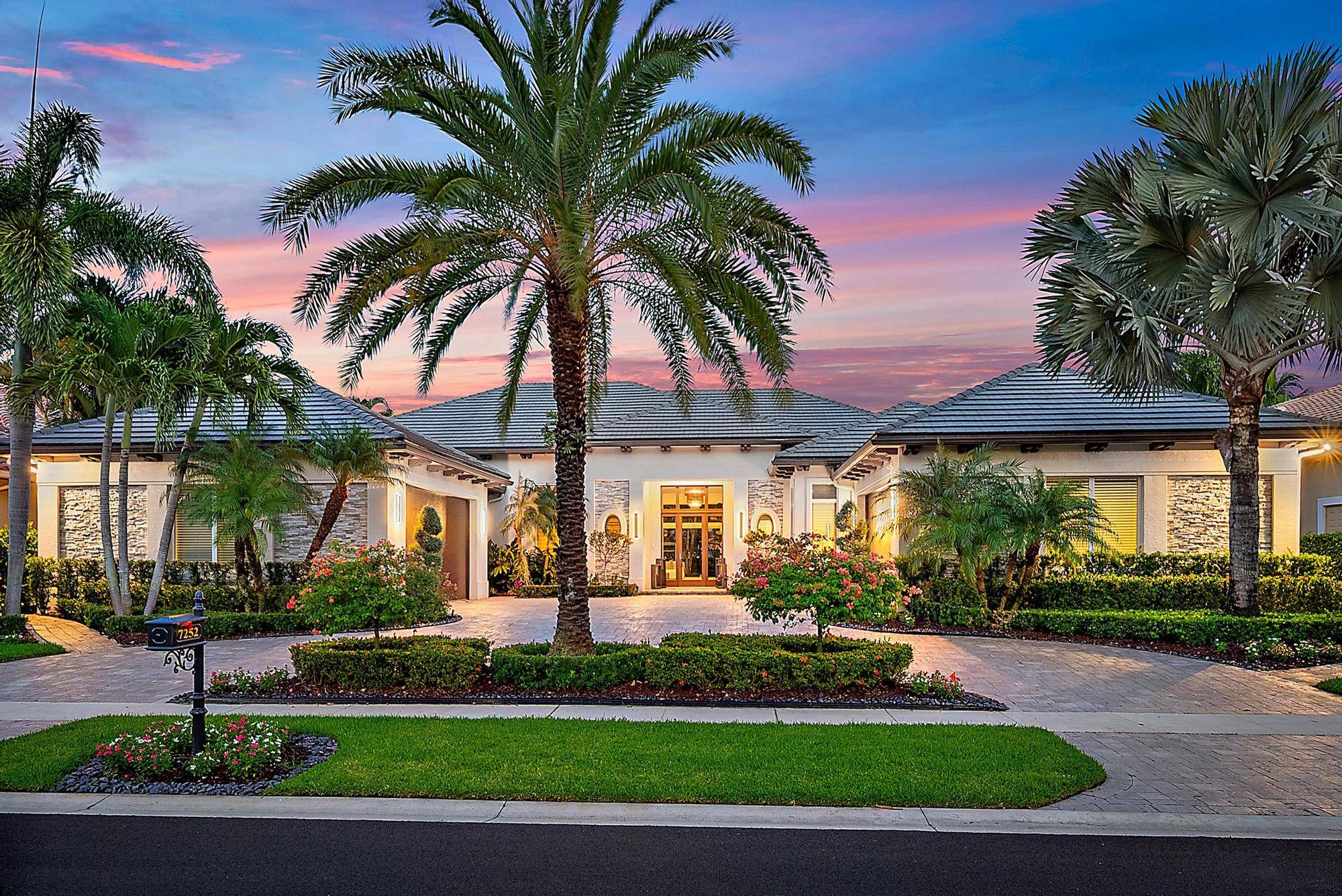 IMMEDIATE PREMIERE GOLF MEMBERSHIP AVAILABLE WITH THE PURCHASE OF THIS FULLY FURNISHED CONTEMPORARY ESTATE HOME IN THE CLUB AT IBIS.