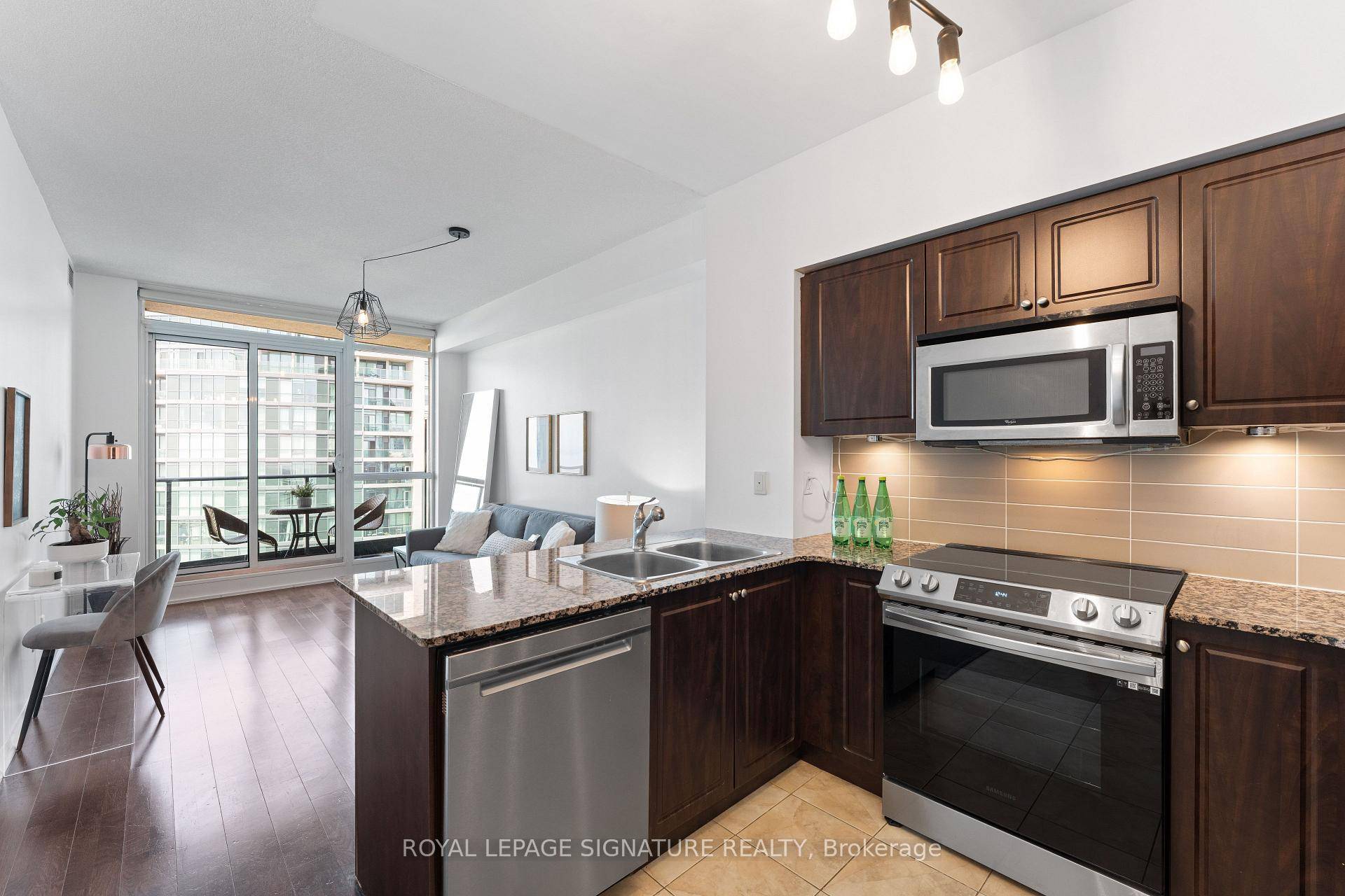 Welcome to 215 Fort York, the epitome of urban elegance at Neptune at Waterpark City.