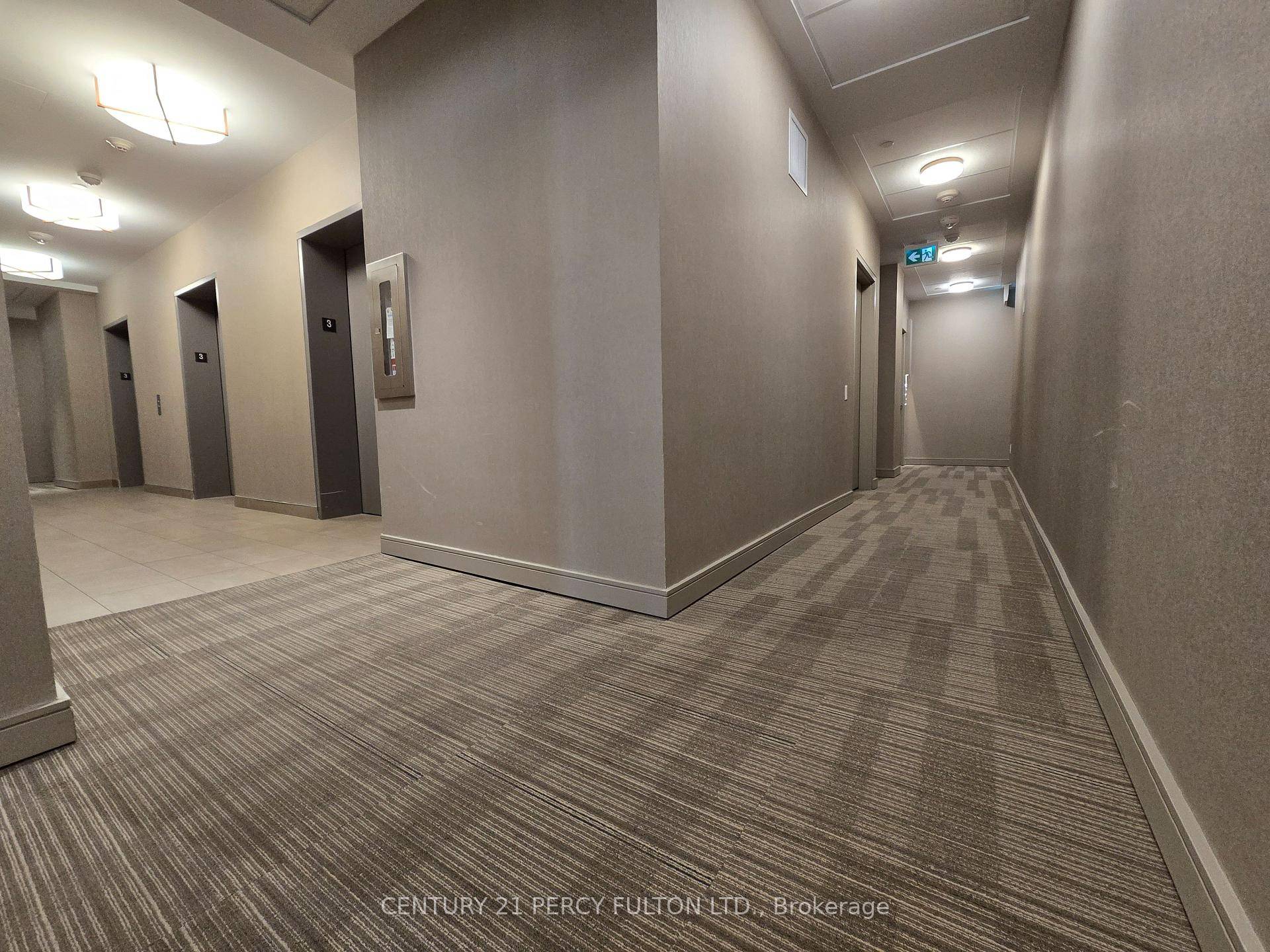 Stunning and spacious 1 bedroom plus den unit at 2 Sonic Way, offering the convenience of both a parking spot and a locker.