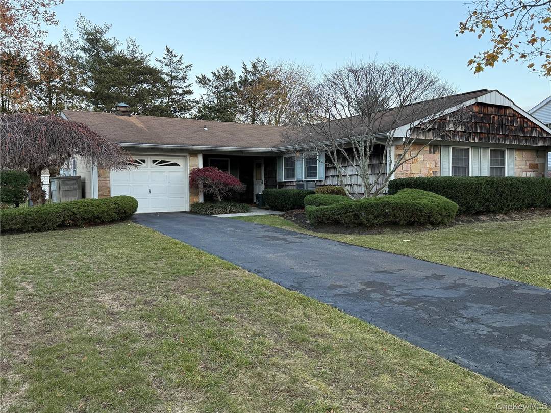 Welcome to this inviting 3 bedroom, 2 bath ranch located in Stony Brook s desirable H section and the highly rated Three Village Central School District.