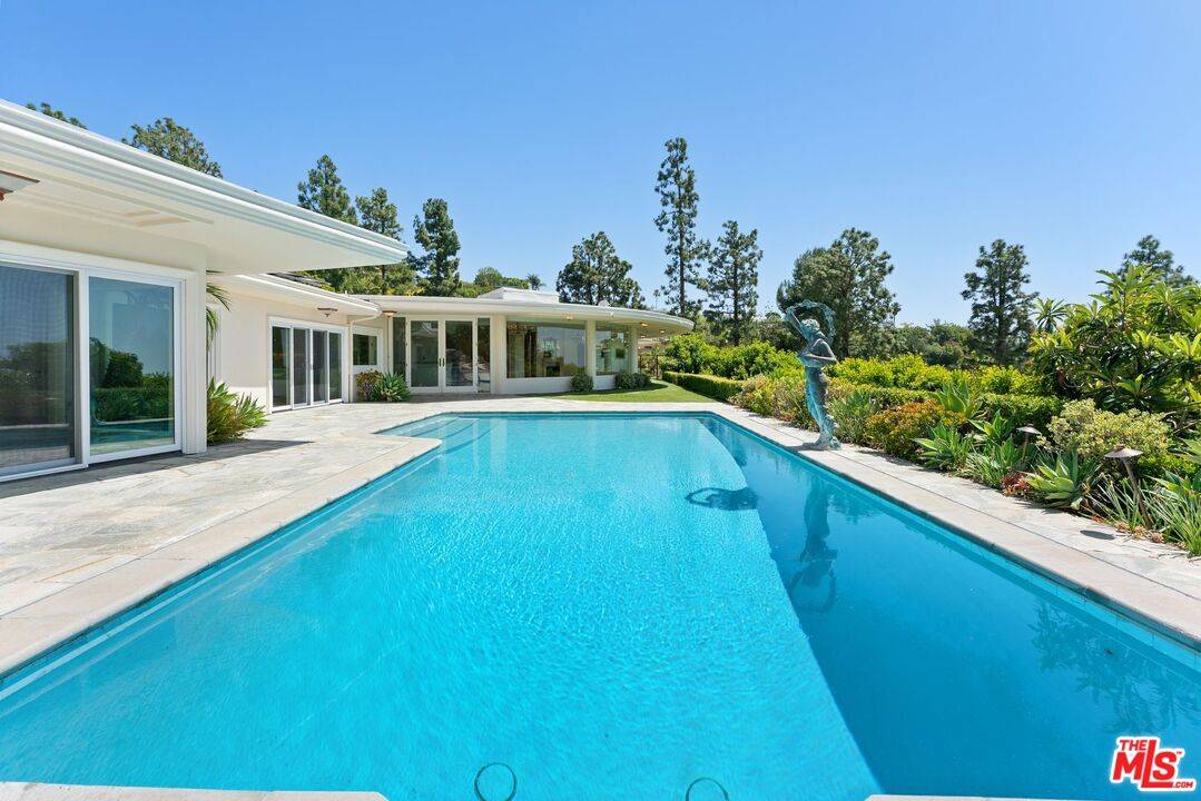 1725   Loma Vista Dr 5BR Beverly Hills Post Office | B.H.P.O. La