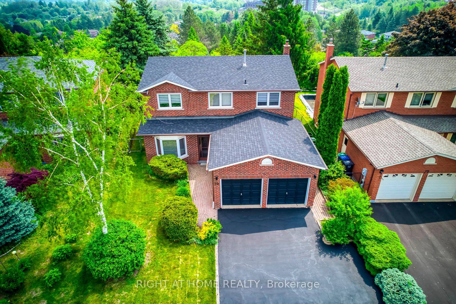 Welcome to this meticulously maintained 4 bedroom, 4 bathroom home nestled on a tranquil, family friendly street in Bolton's sought after west end.