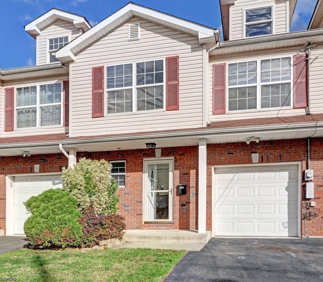 Commuter's Delight ! Beautiful Colonial Near Major Highways.