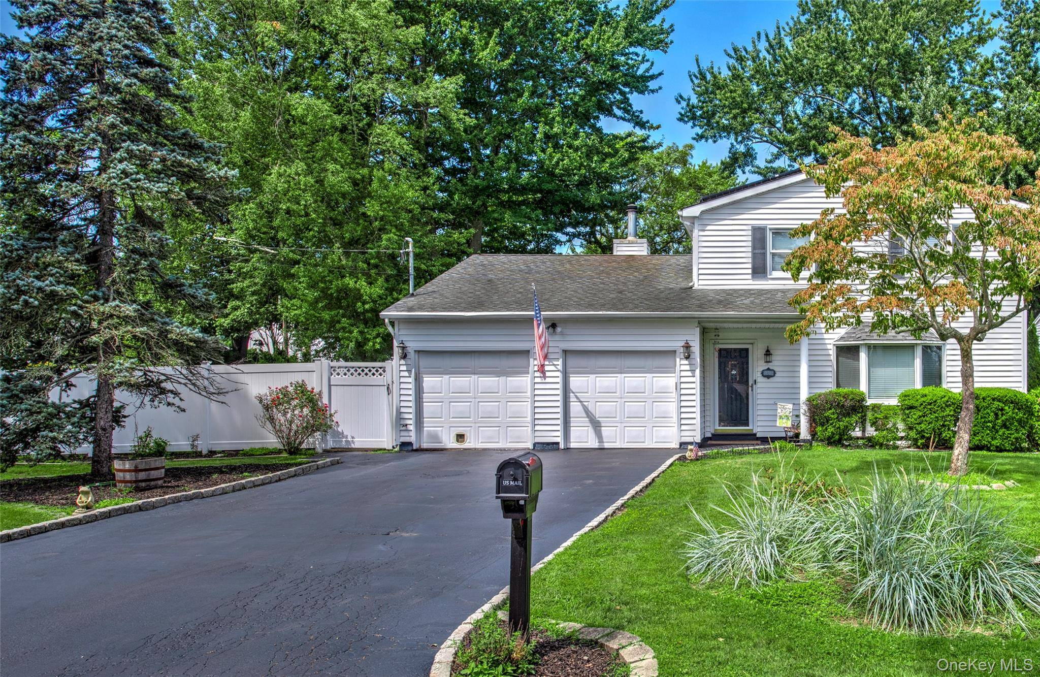 Nestled Within The Miramar Beach Community This Lovely Colonial Offers 3 Bedrooms, 1.