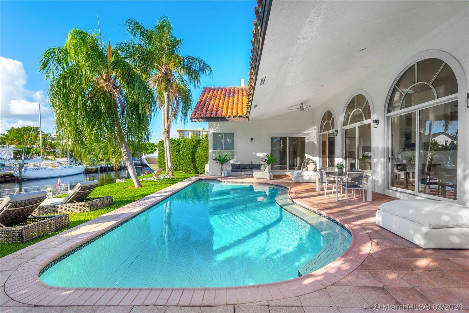 RECENTLY RENOVATED Beautiful 5 bedroom 4 bathroom 2 car garage luxury waterfront home w ocean access No bridge to bay.