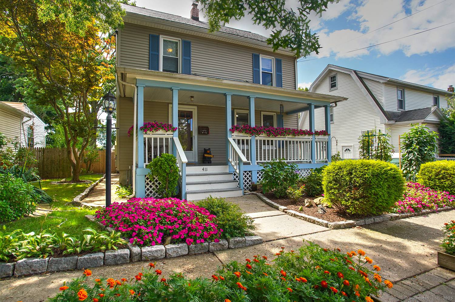 Charming Colonial in the Heart of Paradise Green !