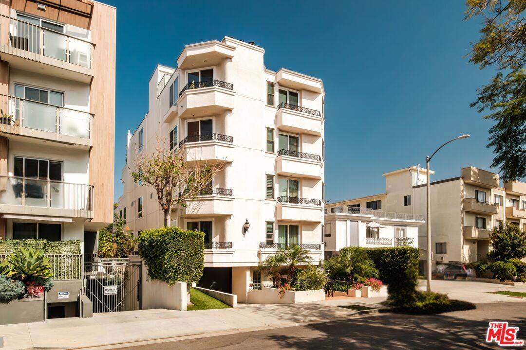 2030 S Bentley Ave 3BR Beverlywood La