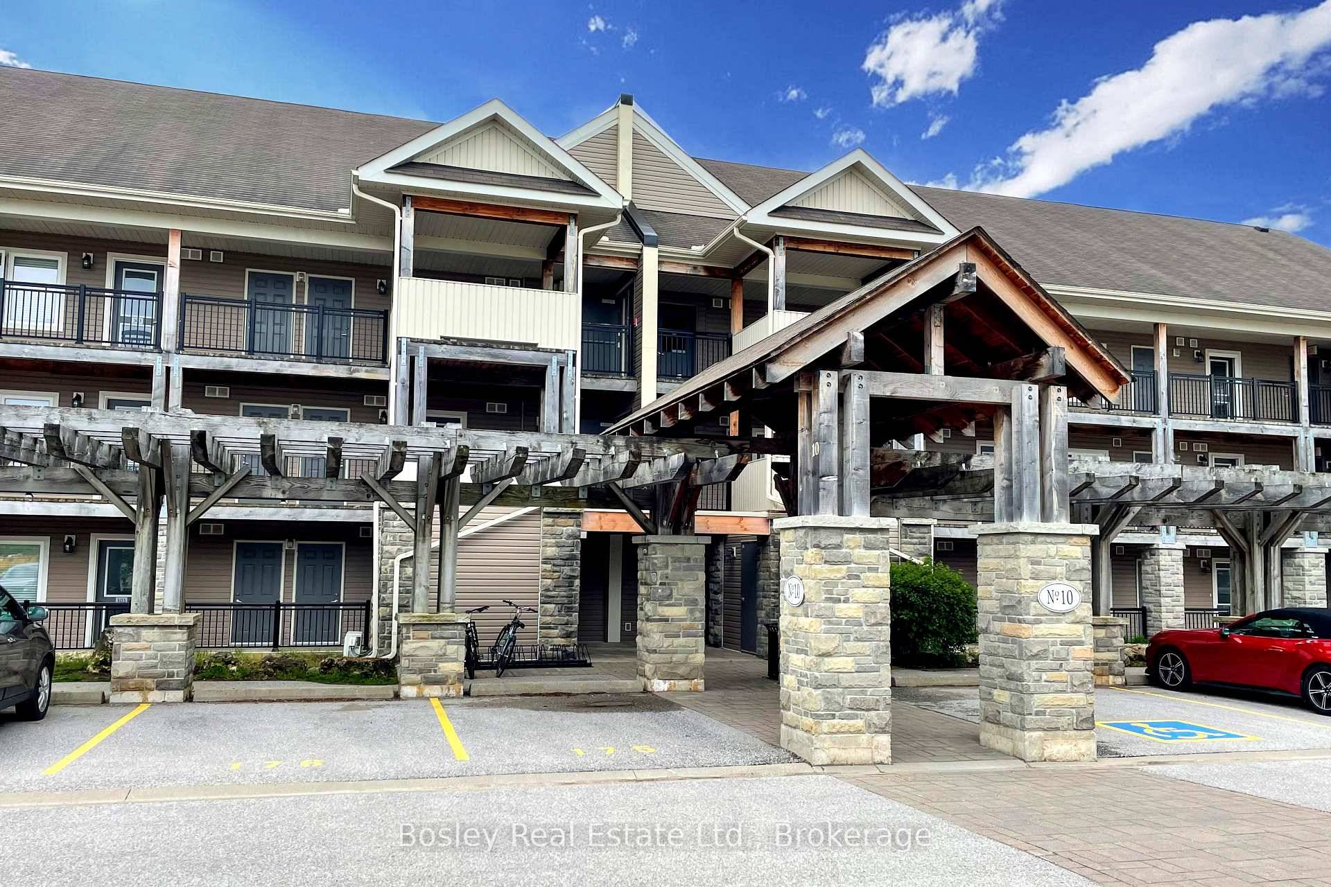 Welcome to 10 Brandy Lane Drive 105 a stylish and functional ground floor condo in one of Collingwoods most desirable and quiet communities.
