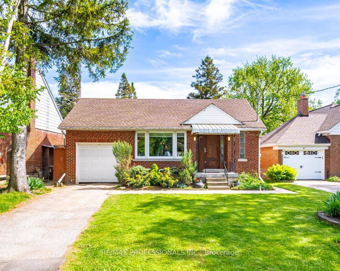 Welcome to your dream home in prestigious Kingsway South !