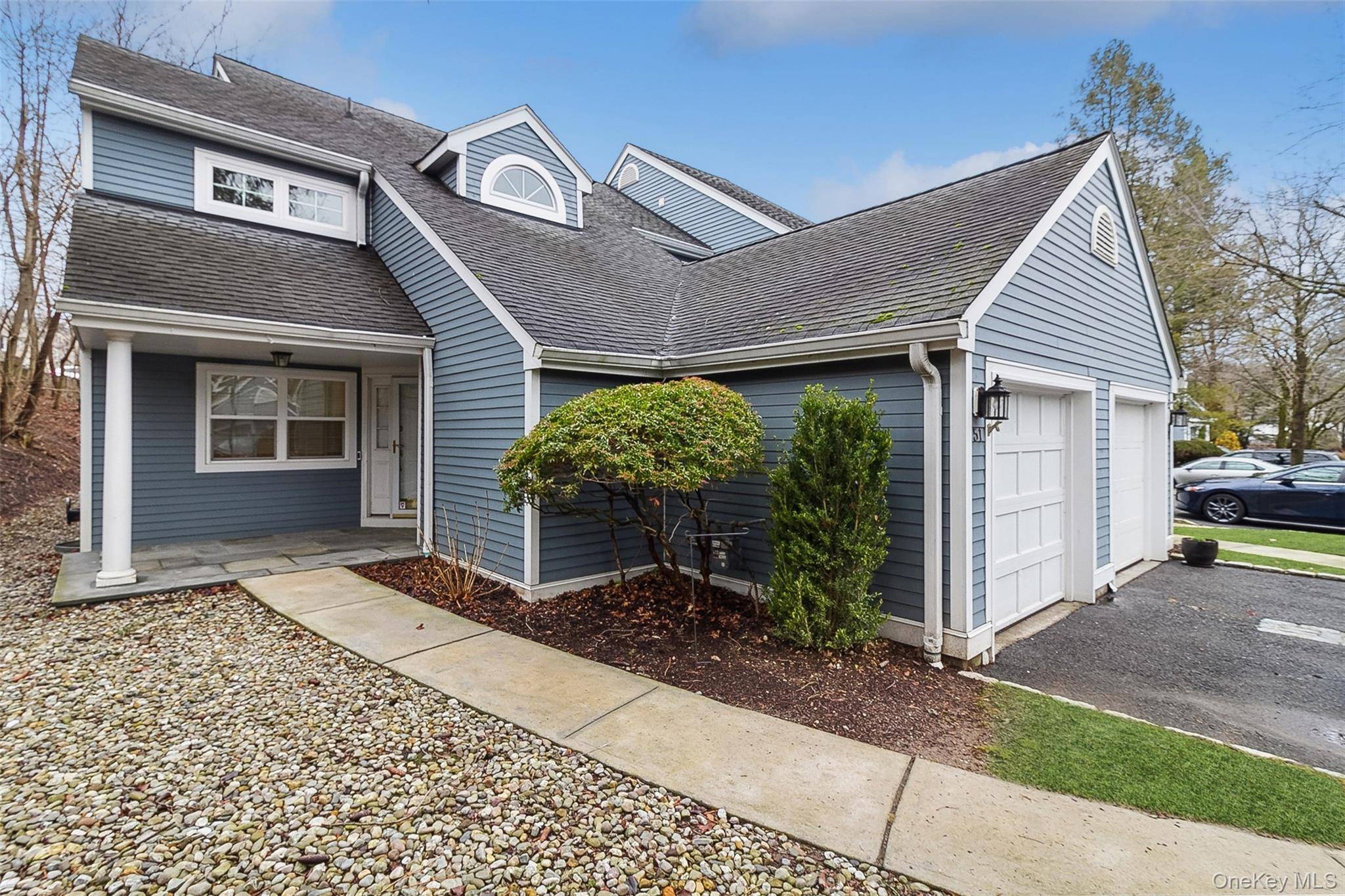 Don t miss this opportunity to enjoy all that village living has to offer at 51 Colby Lane in Briarcliff Manor.