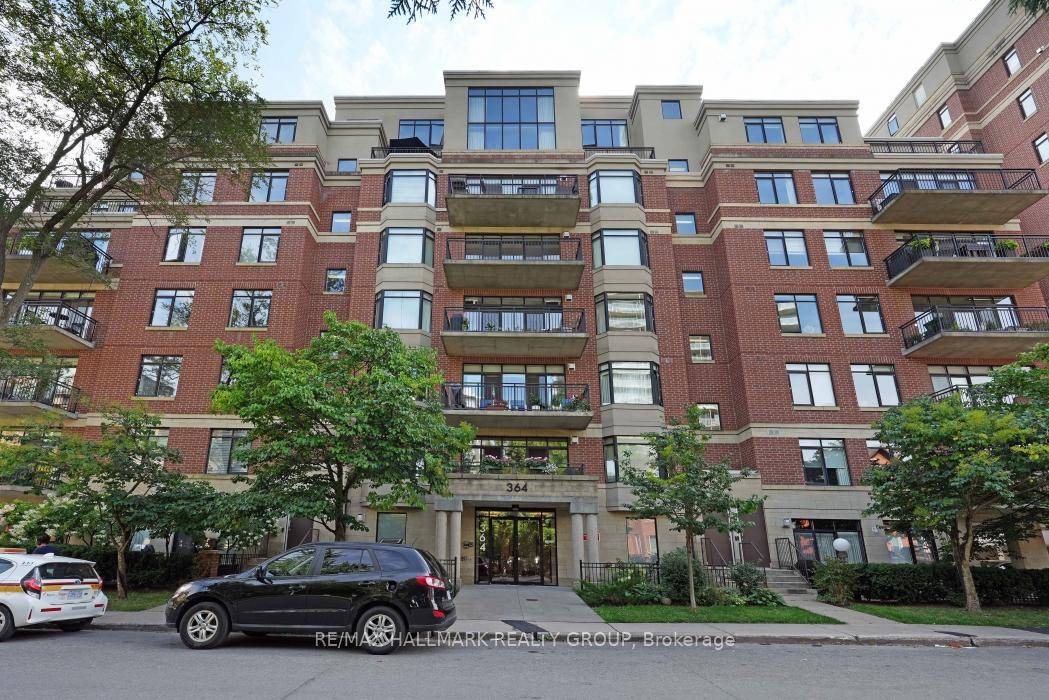 Stunning two storey penthouse condominium exemplifying modern luxury and sophisticated urban living.