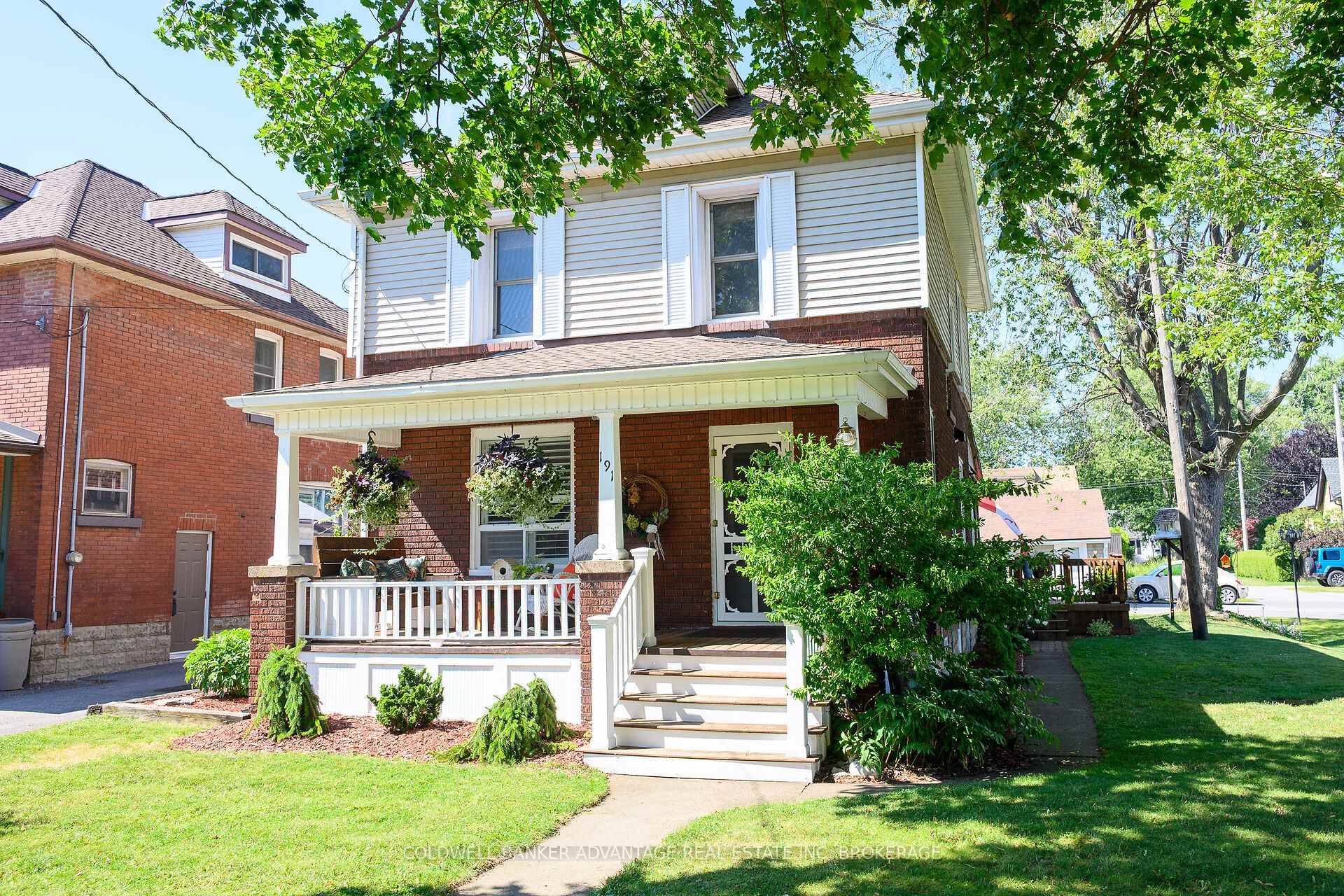 EXTENSIVELY RENOVATED 3 BEDROOM HOME WITH DETACHED GARAGE Must See !