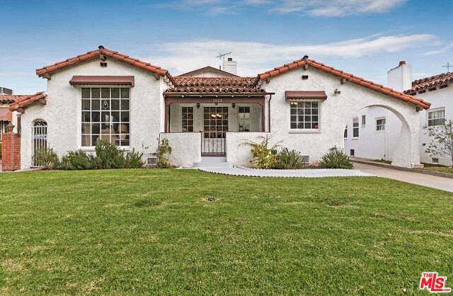 1522  S Point View ST 5BR Beverlywood La