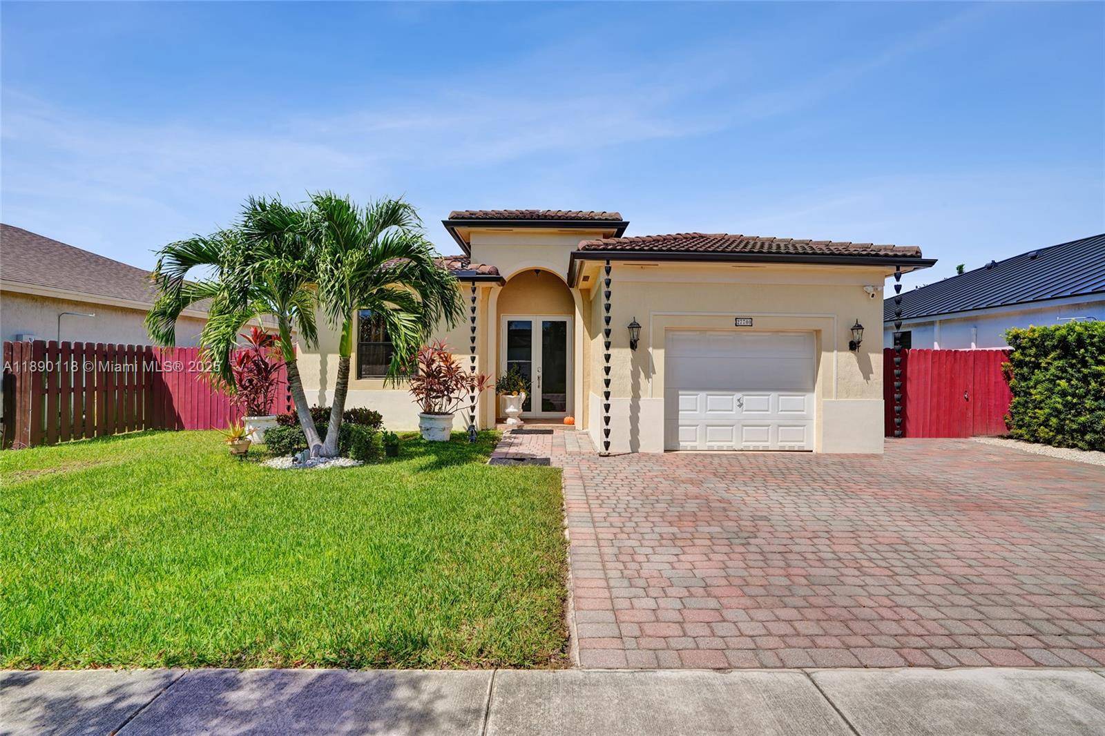 Very charm and cozy three bedrooms and three bathrooms home, built in 2018.