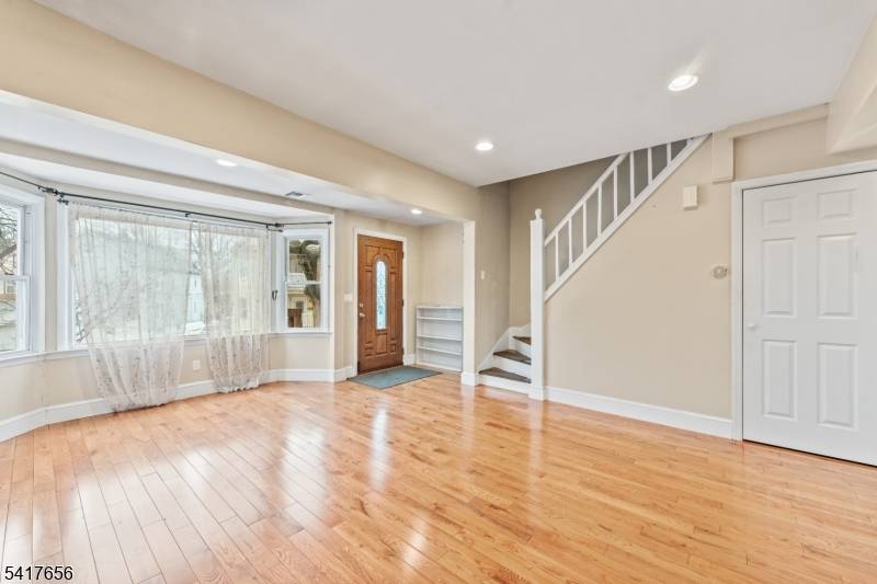 Nestled in the heart of the Dutch Hill section of Clifton, this charming single residence home offers comfort, convenience, and a prime location.