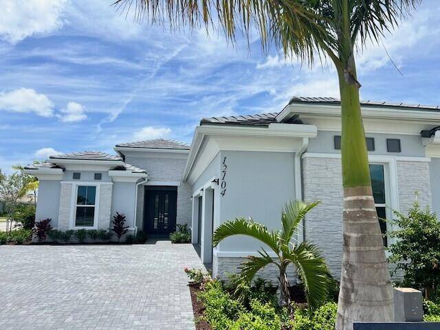 Gorgeous Salerno Contemporary on Prime Corner Homesite.
