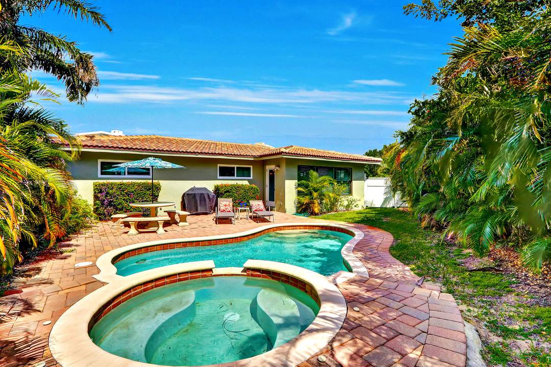 PRIVATE POOL AVAILABLE NOW Presenting a fully furnished escape like no other.