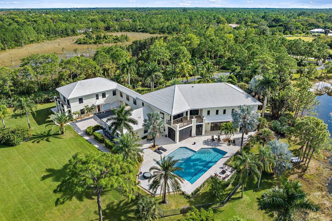 JUPITER'S PREMIER RANCH ESTATE Sited on 7.