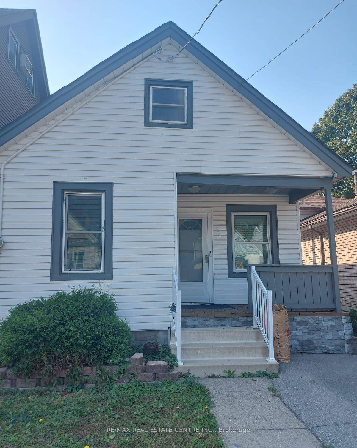 Step Into Cozy and Renovated On The Quite Street, 2 Bed, 2 Washroom Detached Steal Appliances, Backsplash, Pot Lights, Harwood Floors Throughout The House, 2 Full Size Washrooms, Laundry On ...