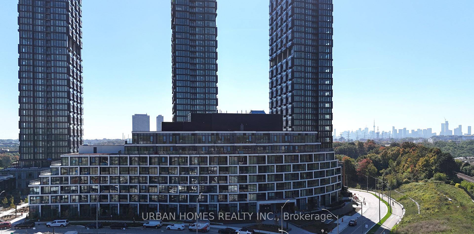 Discover this stylish 1 bedroom, 1 bath suite at the newly built Crest Condos, perfectly positioned in one of North York's most connected neighborhoods.
