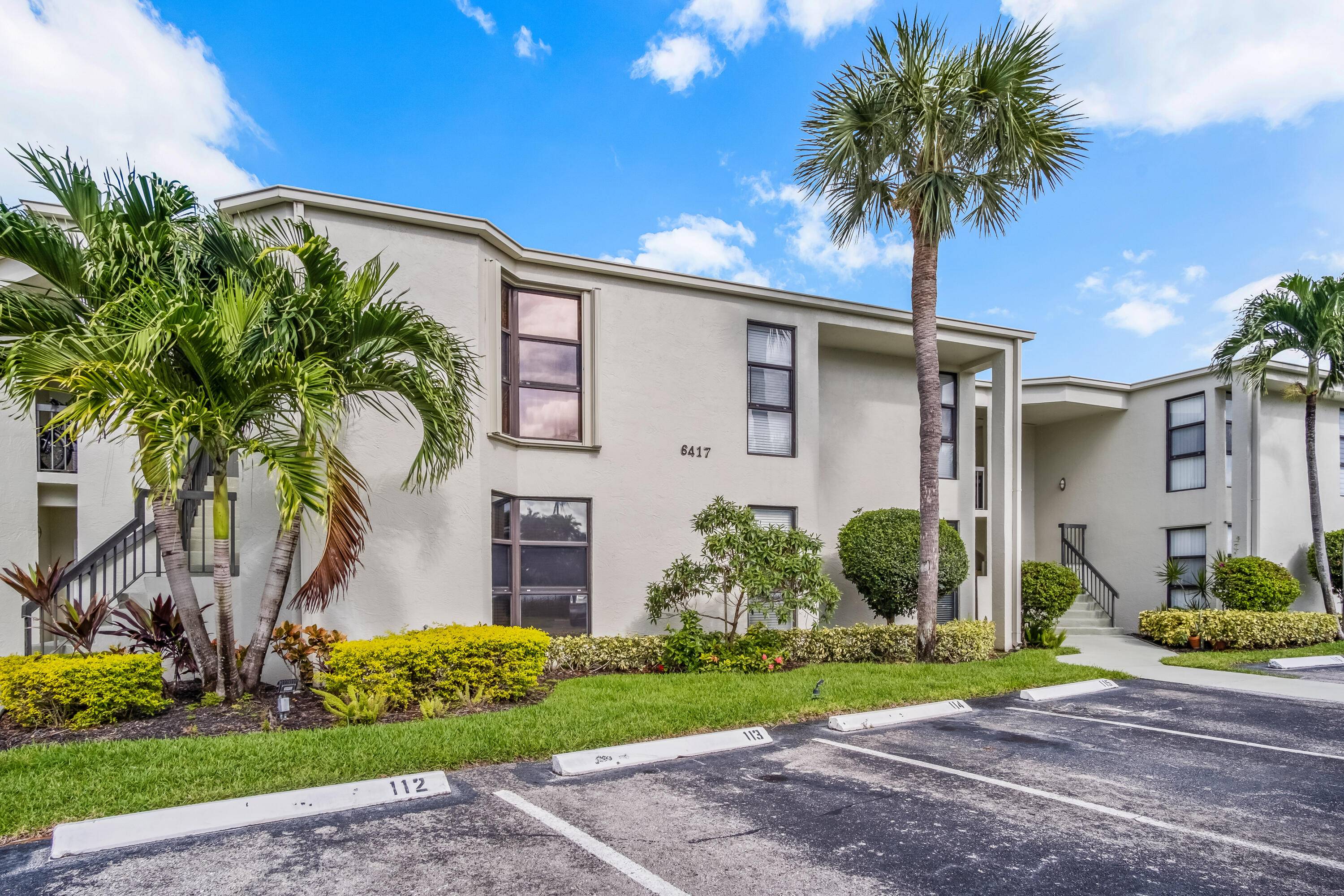 Welcome home ! This spacious 3 bedroom with 2.