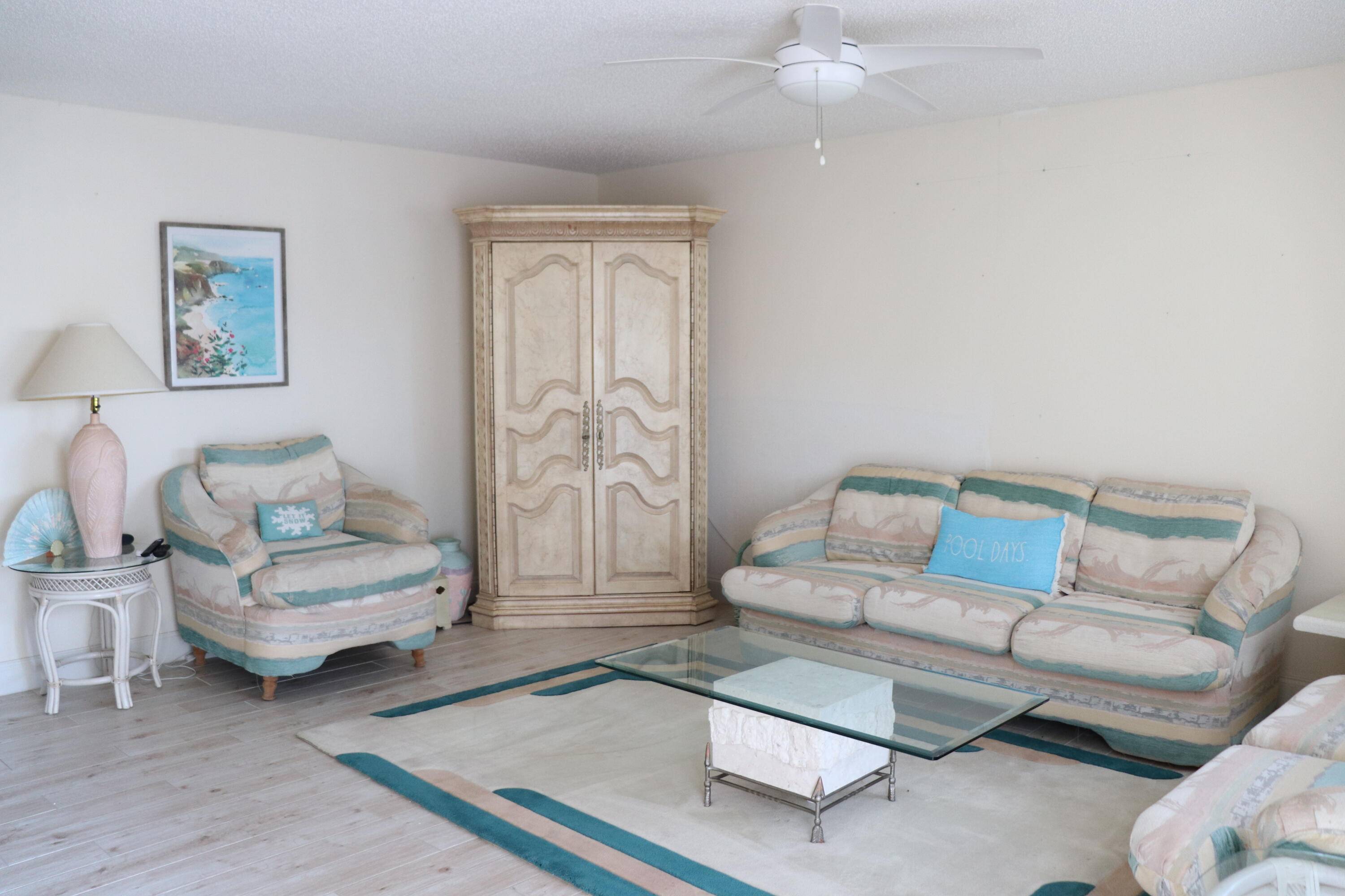 What's specialVILLA Style Ground Floor Modern porcelain wood grain floor Large mango treeSLight and bright Enclosed ''Lanai'' Charming 2 Bed 2 Bath Villa in Kings Point !